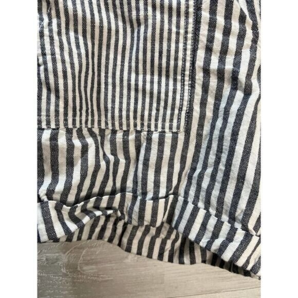 Womens Pocketed Zippered Chino Pinstripe Shorts Size‎ 2 - Picture 4 of 5
